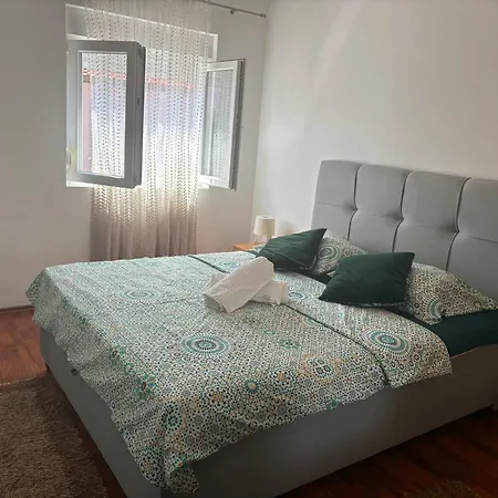 Apartments Maluma Bibinje