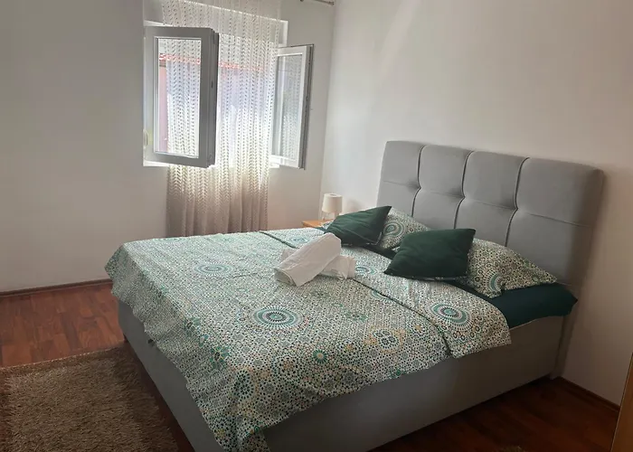 Apartments Maluma Bibinje