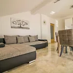 Appartement Sea Viev With Terrace,grill &free Parking Maluma